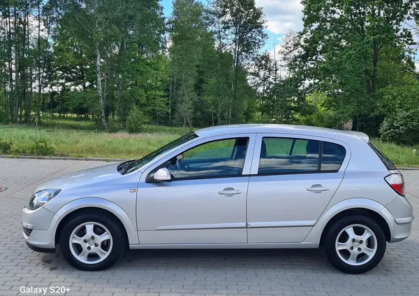 braniewo Opel Astra cena 12900 przebieg: 200000, rok produkcji 2005 z Braniewo